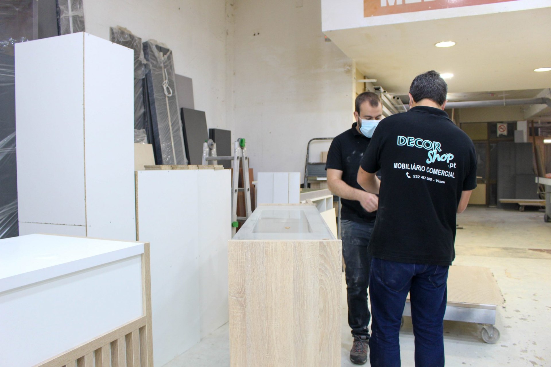 Equipa DECORSHOP na oficina